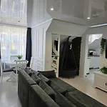The Oasis - Retro Modern Vogue *