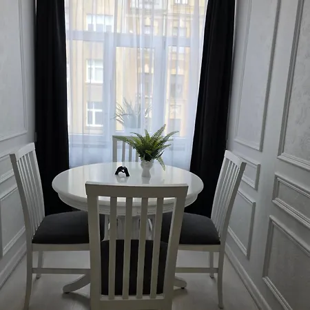 The Oasis - Retro Modern Vogue * Riga