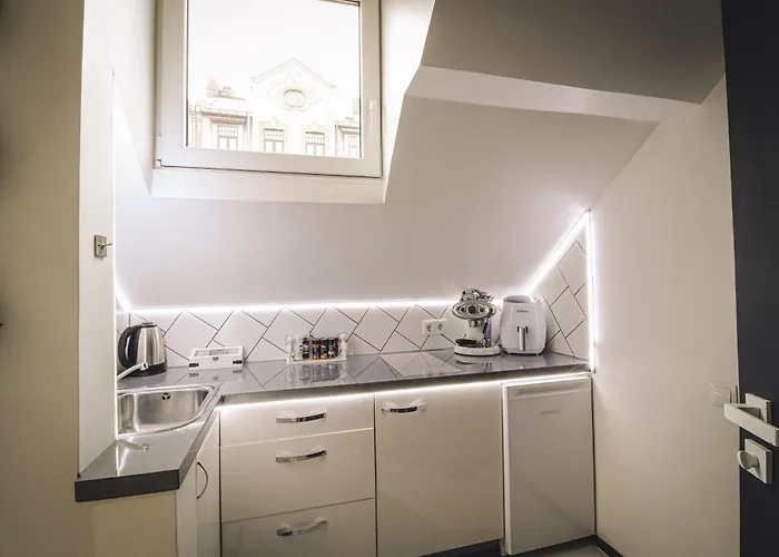 The Oasis - Retro Modern Vogue Апартаменты *