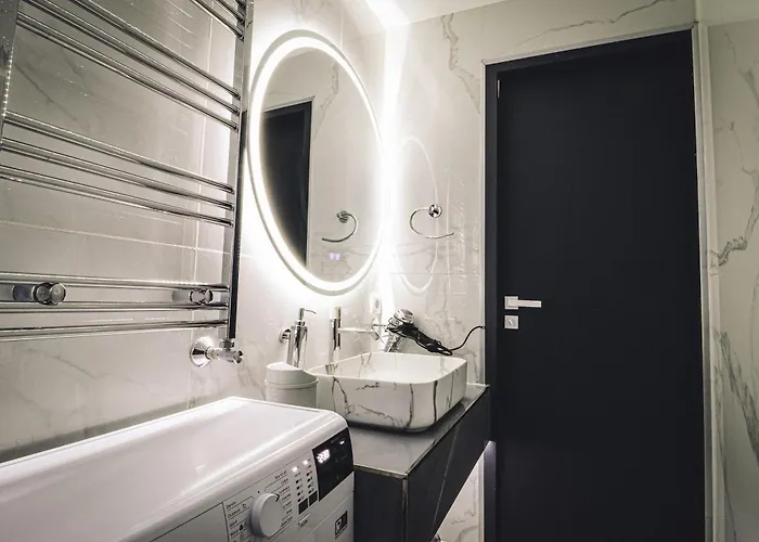 The Oasis - Retro Modern Vogue