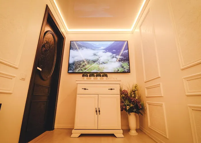 Апартаменты The Oasis - Retro Modern Vogue