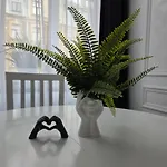 The Oasis - Retro Modern Vogue Apartment